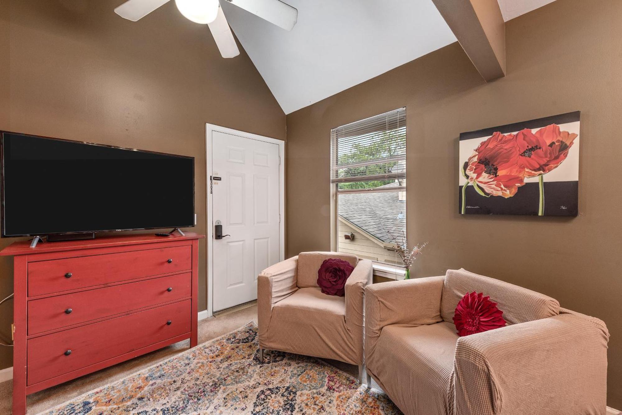 Boho-Inspired Haven With Free Park Apartment Houston Bagian luar foto